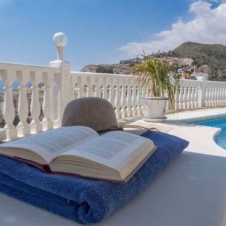 Frontline Villa, Five Star Deluxe El Campello Bagian luar foto