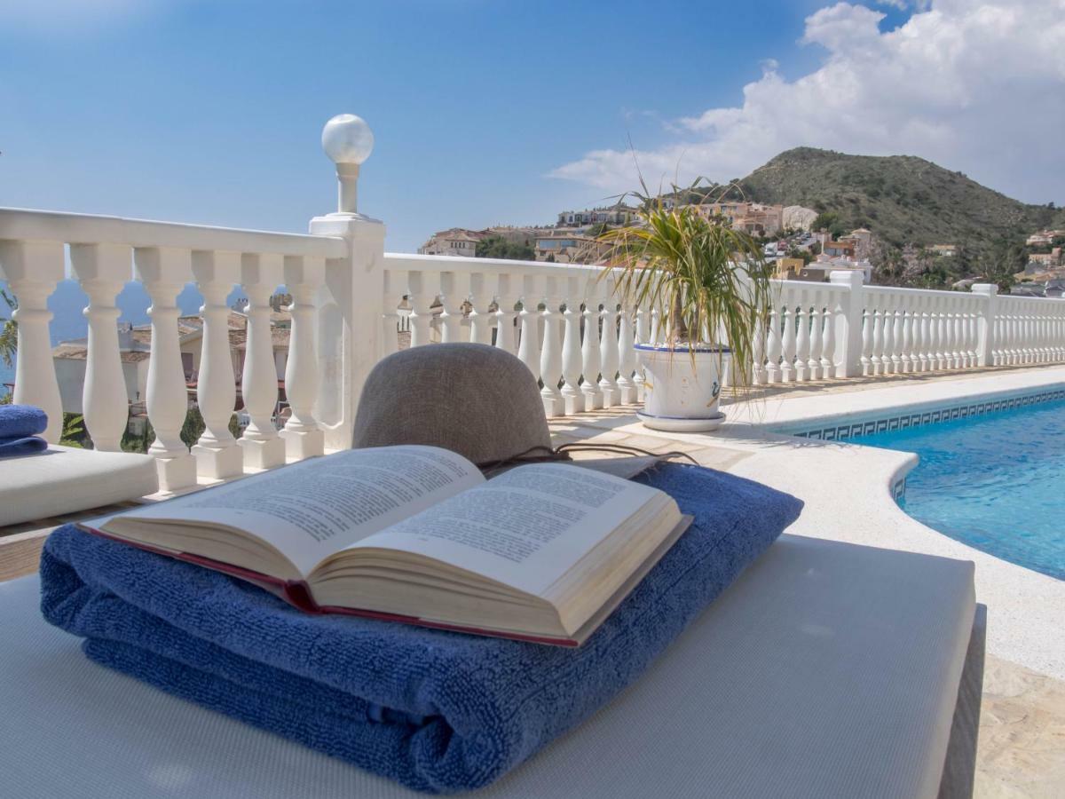 Frontline Villa, Five Star Deluxe El Campello Bagian luar foto