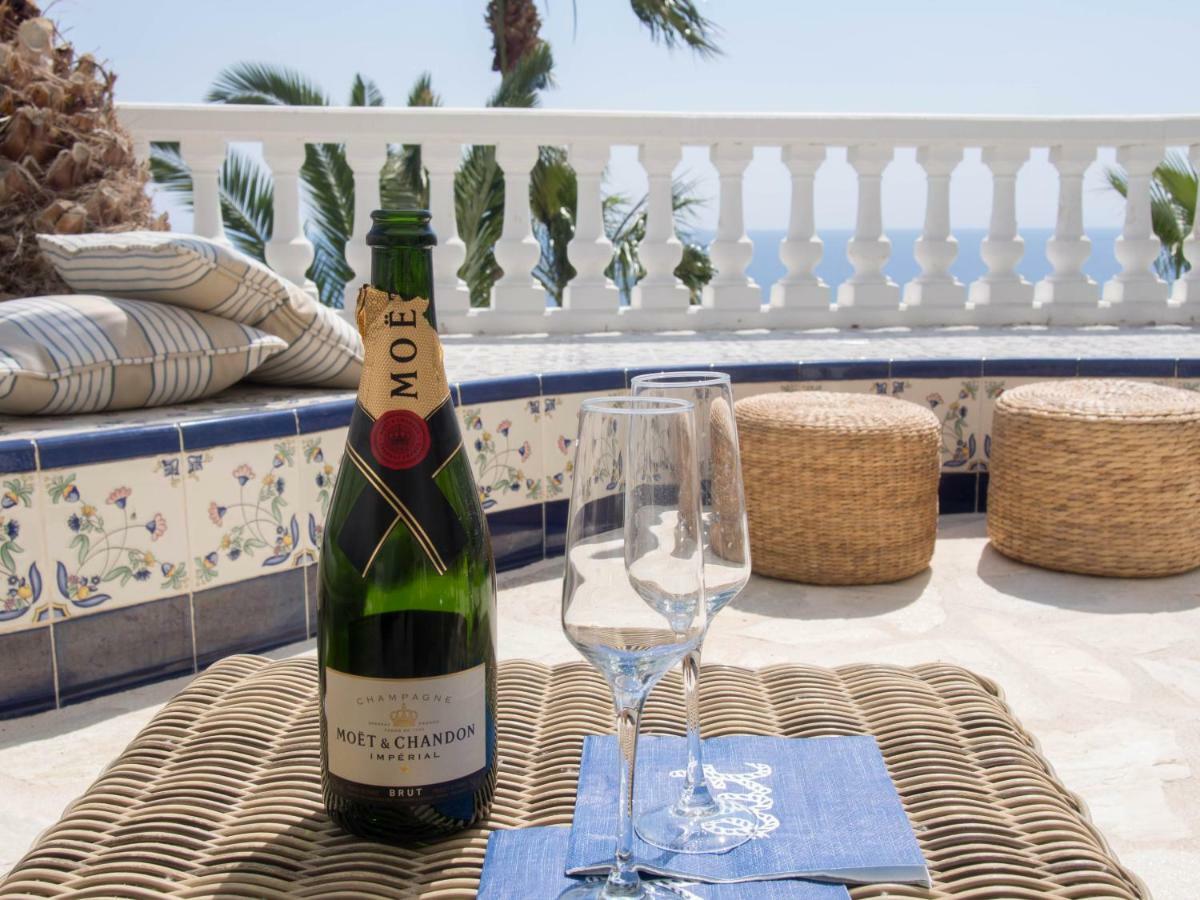 Frontline Villa, Five Star Deluxe El Campello Bagian luar foto